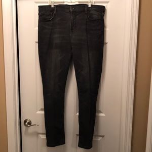 Old Navy Slim Fit Black Jeans - Gently Worn/Smoke & Pet Free